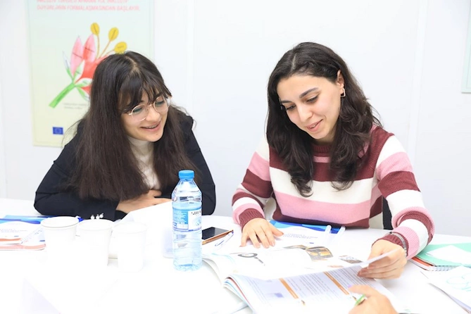 “Genderyönümlü pedaqogika” üzrə təlimləndirilən 400-ə yaxın müəllim təhsil sistemində gender bərabərliyini təşviq edəcək