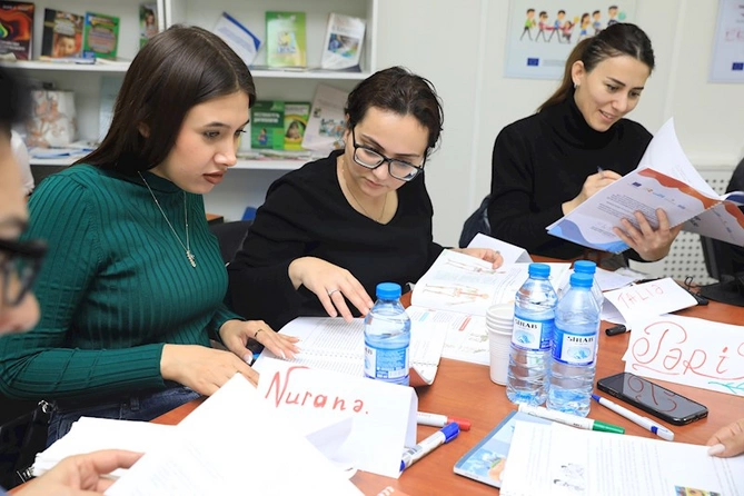 “Genderyönümlü pedaqogika” üzrə təlimləndirilən 400-ə yaxın müəllim təhsil sistemində gender bərabərliyini təşviq edəcək