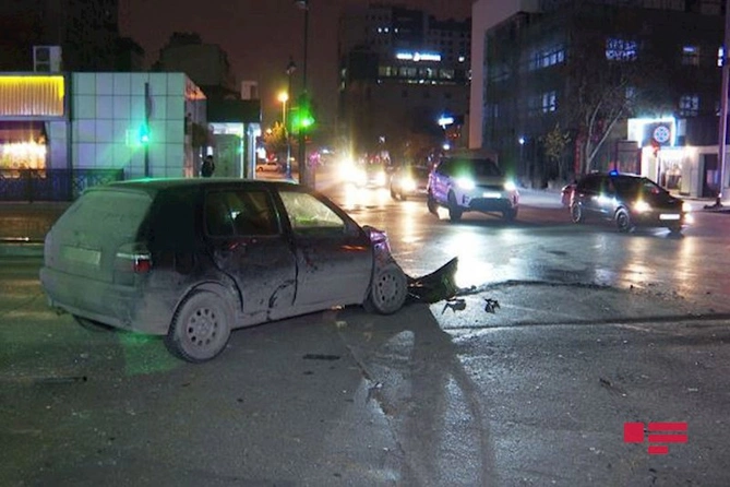 Bakıda yol qəzası baş verib, xəsarət alanlar var — FOTO