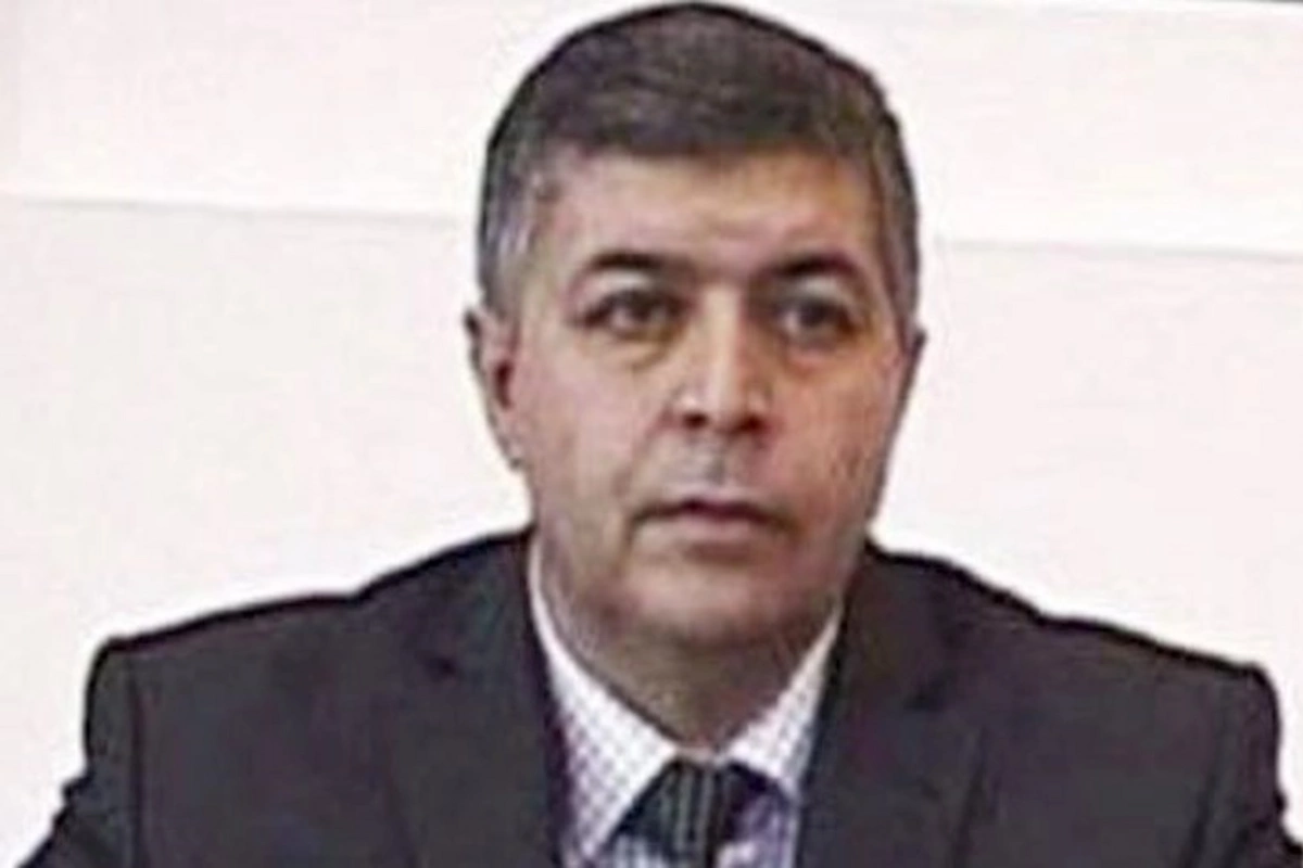 Prokuror sabiq məmurun qızı və qayınanasını öldürənə cəza istədi