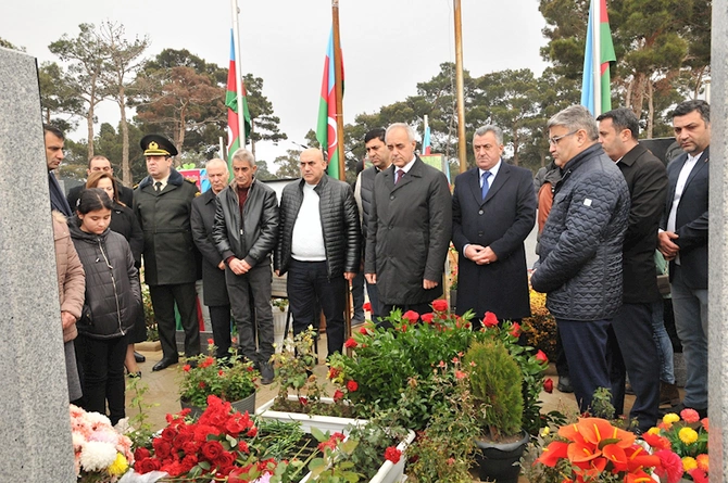Abşeronda şəhidlər yad edilib — FOTOLAR