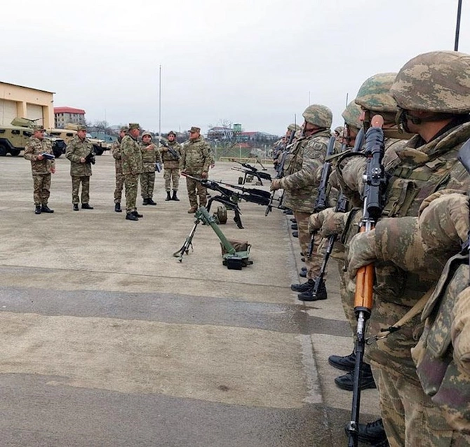 Kərim Vəliyev bir sıra hərbi hissələrin döyüş hazırlığını yoxlayıb — FOTOLAR