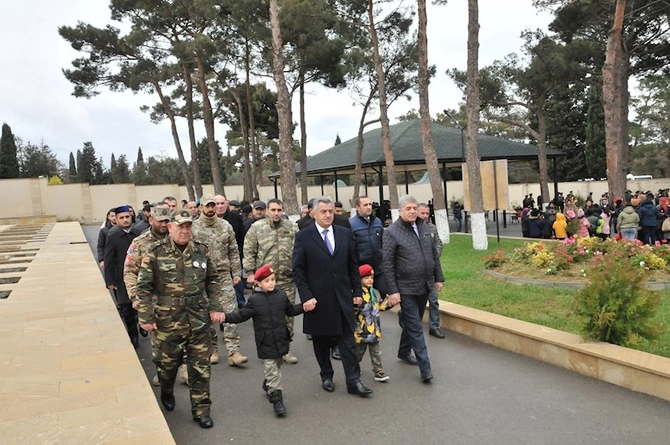 Abşeronda şəhidlər yad edilib — FOTOLAR