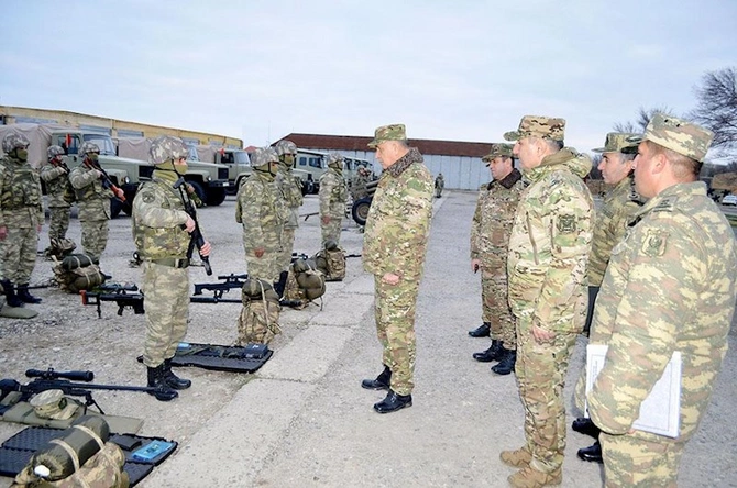 Kərim Vəliyev bir sıra hərbi hissələrin döyüş hazırlığını yoxlayıb — FOTOLAR