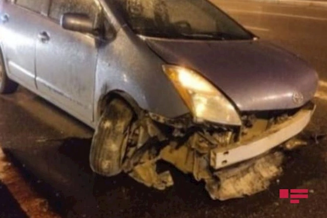 Bakıda 2 Toyota Prius toqquşub — FOTO Bakıda 2 Toyota Prius toqquşub — FOTO