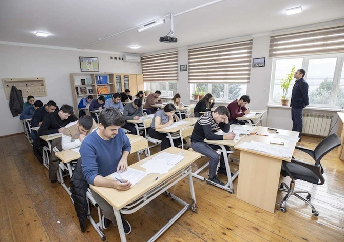 Gömrük orqanlarına xidmətə qəbul ilə əlaqədar müsabiqənin test imtahanı mərhələsi keçirilib