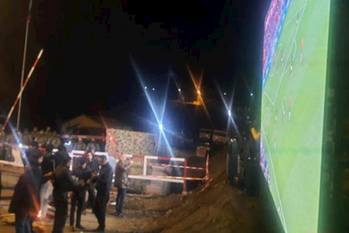 Laçın-Xankəndi yolundakı aksiyanın iştirakçıları mundialın final matçını izləyirlər