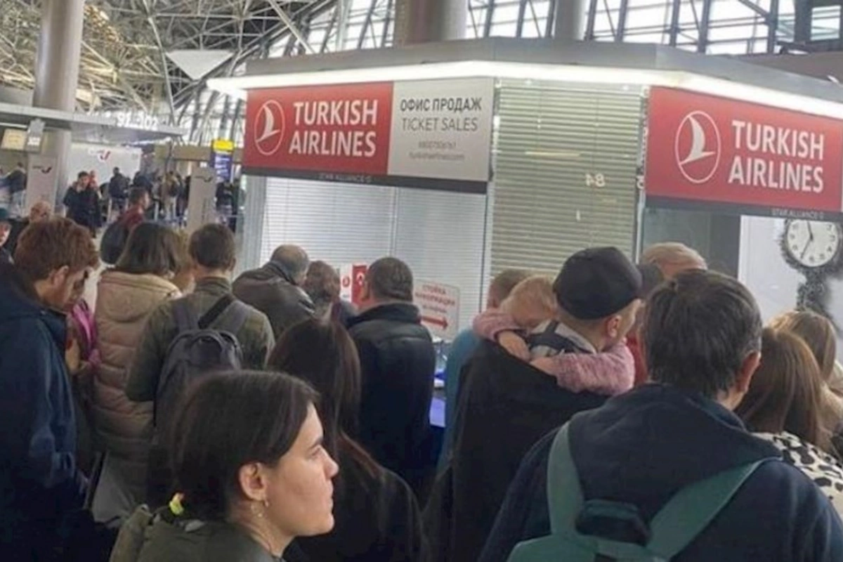 Rusiyada yüzlərlə insan Türkiyəyə uça bilmir