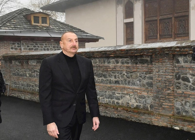 İlham Əliyev və Mehriban Əliyeva “Yuxarı Baş” qoruğunda aparılan təmir-bərpa işləri ilə tanış olublar — YENİLƏNİB (FOTOLAR)