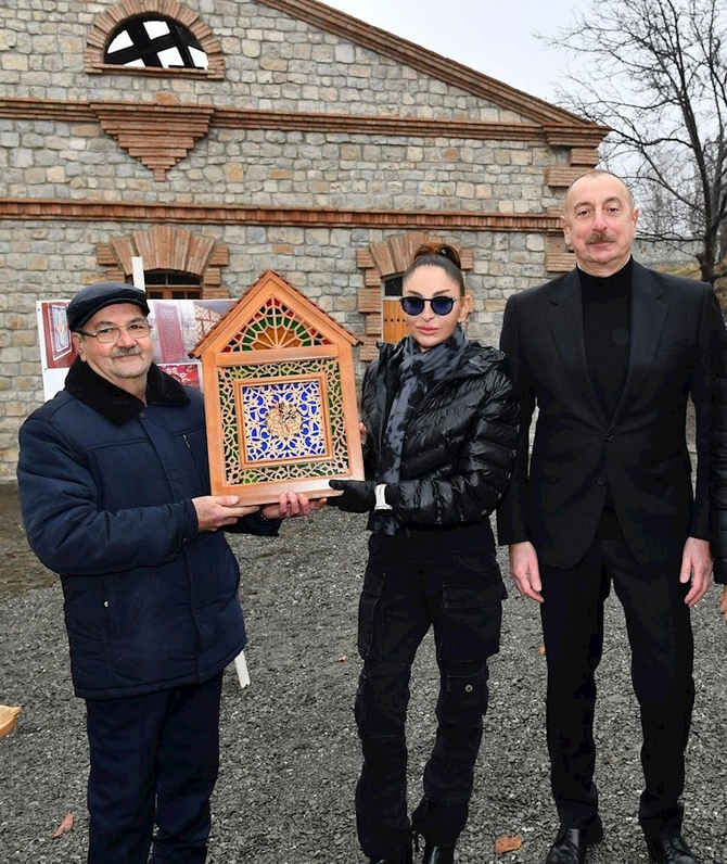 İlham Əliyev və Mehriban Əliyeva “Yuxarı Baş” qoruğunda aparılan təmir-bərpa işləri ilə tanış olublar — YENİLƏNİB (FOTOLAR)