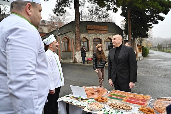 İlham Əliyev və Mehriban Əliyeva “Yuxarı Baş” qoruğunda aparılan təmir-bərpa işləri ilə tanış olublar — YENİLƏNİB (FOTOLAR)