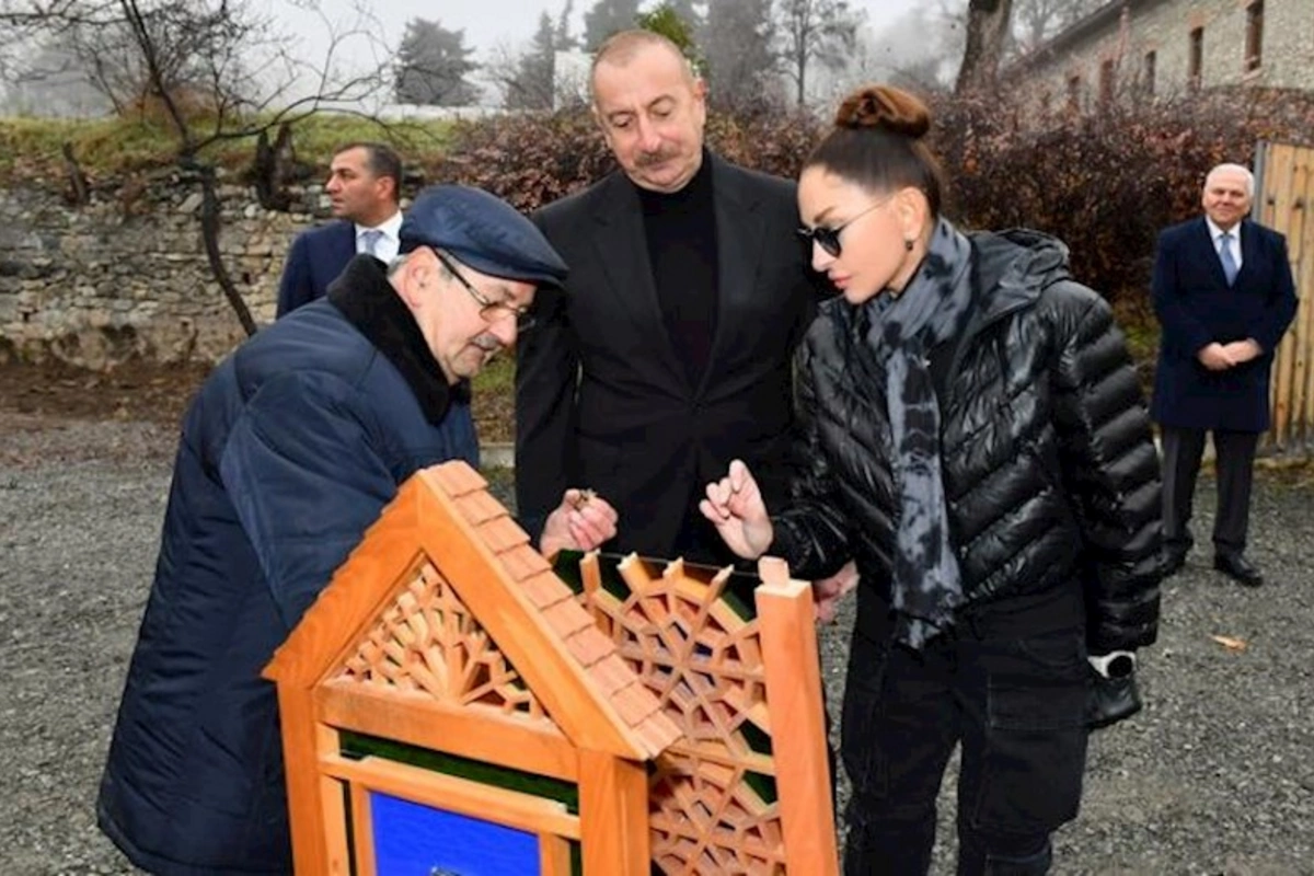 İlham Əliyev və Mehriban Əliyeva “Yuxarı Baş” qoruğunda aparılan təmir-bərpa işləri ilə tanış olublar — YENİLƏNİB (FOTOLAR)
