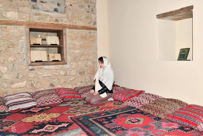 Prezident ailəsi ilə Şəki Xan məscidində — FOTOLAR Prezident ailəsi ilə Şəki Xan məscidində — FOTOLAR