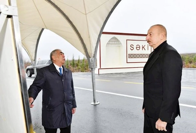 Prezident Orta Zəyzid kəndində quru meyvə istehsalı müəssisəsində oldu — YENİLƏNİB (FOTO) Prezident Orta Zəyzid kəndində quru meyvə istehsalı müəssisəsində oldu — YENİLƏNİB (FOTO)