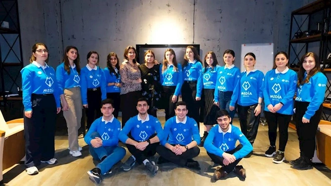 MEDİA könüllüləri üçün növbəti şəxsi inkişaf təlimi keçirildi — FOTOLAR MEDİA könüllüləri üçün növbəti şəxsi inkişaf təlimi keçirildi — FOTOLAR