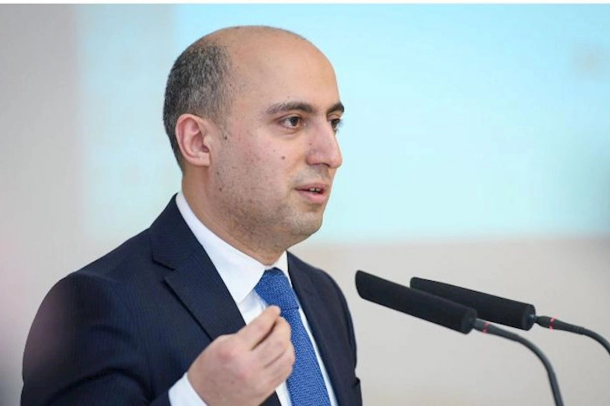 Nazir: Məktəblərdə hər 11 şagirdə 1 kompüter düşür