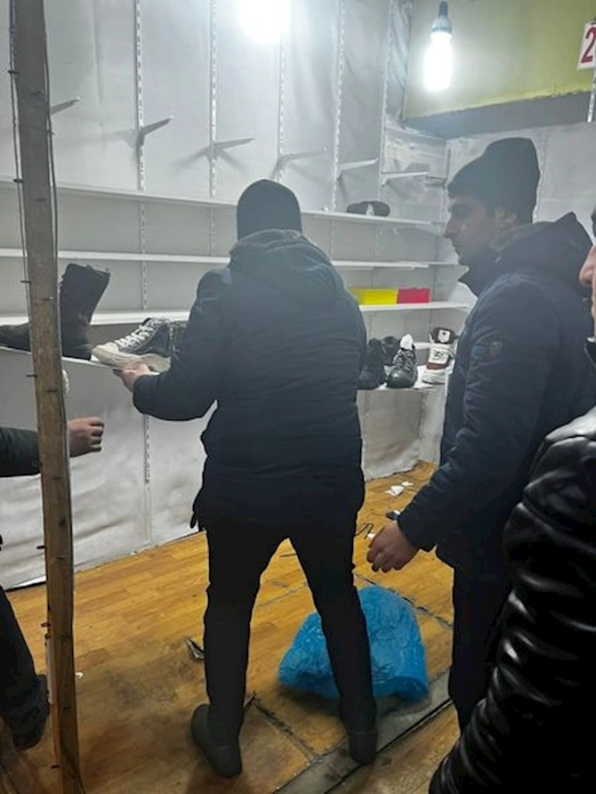 “8-ci kilometr” bazarında pozuntular aşkarlandı — FOTO/VİDEO “8-ci kilometr” bazarında pozuntular aşkarlandı — FOTO/VİDEO