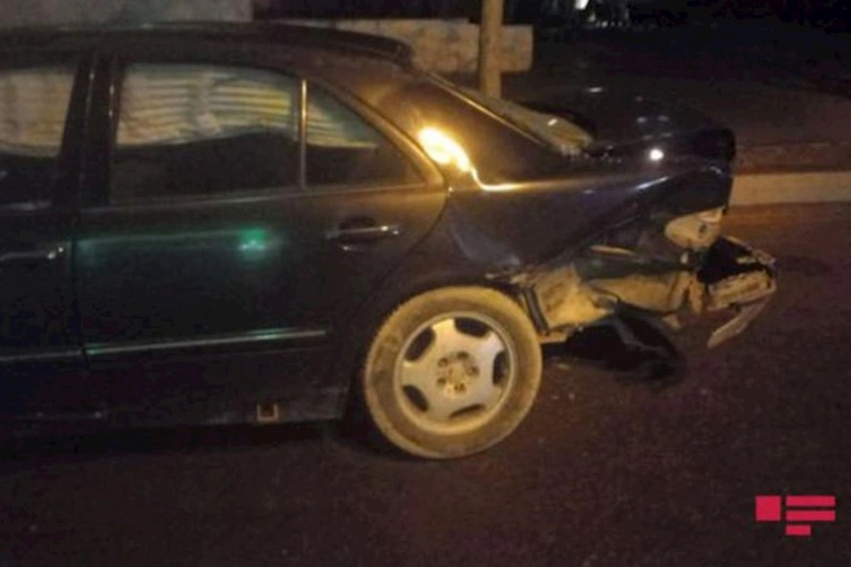 Bakıda iki avtomobil toqquşub: Xəsarət alanlar var — FOTO