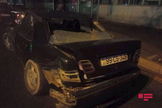 Bakıda iki avtomobil toqquşub: Xəsarət alanlar var — FOTO