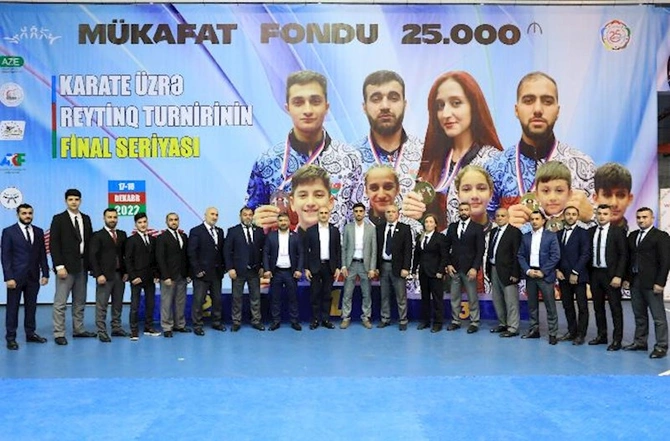 Karateçilər 25.000 manat mükafat fondu olan yarışda gərgin mübarizə apardılar — FOTOLAR