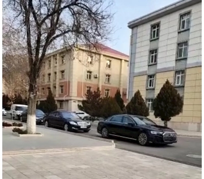 Prezidentin səlahiyyətli nümayəndəsi Naxçıvanda — İlk iş günü (FOTO) Prezidentin səlahiyyətli nümayəndəsi Naxçıvanda — İlk iş günü (FOTO)