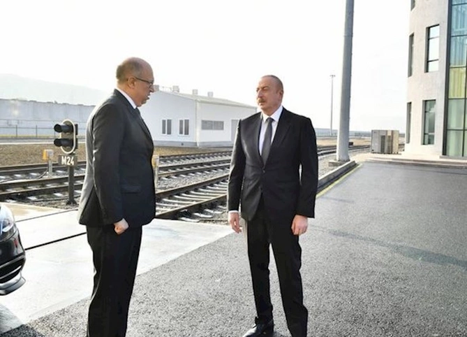 İlham Əliyev “Xocəsən” metro stansiyasının açılışında iştirak edib — YENİLƏNİB (FOTO)