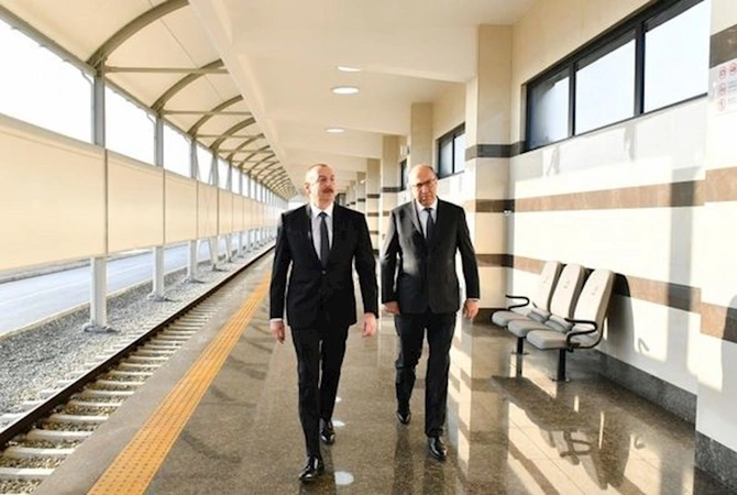 İlham Əliyev “Xocəsən” metro stansiyasının açılışında iştirak edib — YENİLƏNİB (FOTO)