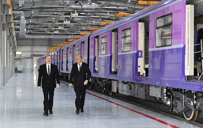 İlham Əliyev “Xocəsən” metro stansiyasının açılışında iştirak edib — YENİLƏNİB (FOTO)
