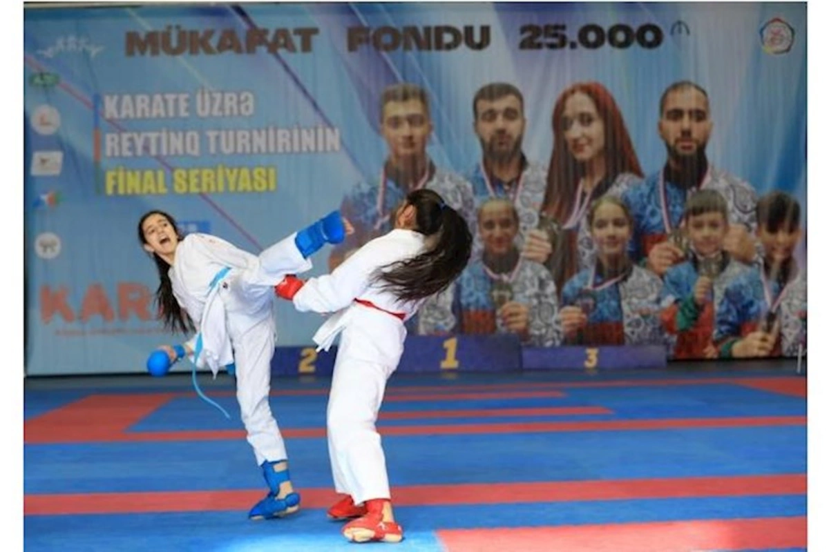 Karateçilər 25.000 manat mükafat fondu olan yarışda gərgin mübarizə apardılar — FOTOLAR