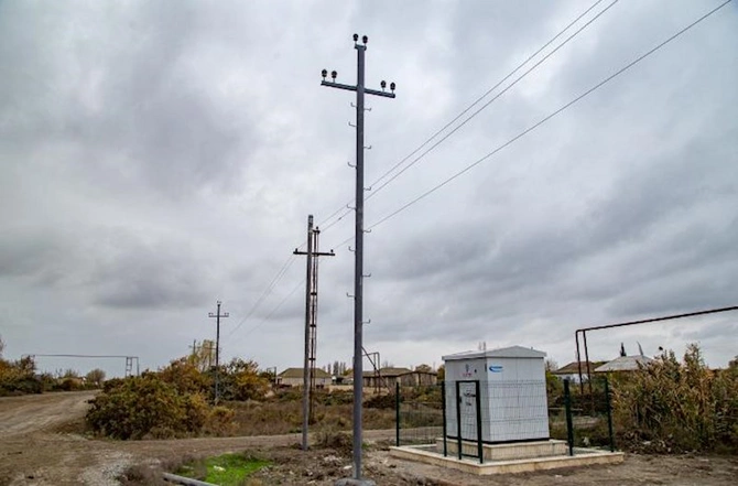 Salyan rayonunun elektrik şəbəkəsi yenilənir — FOTOLAR