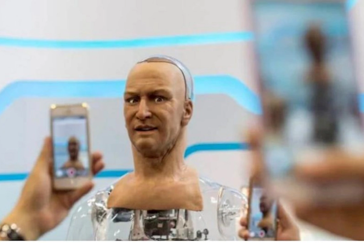 Atasının robot olduğunu iddia edən ABŞ sakini onu öldürüb — Qəribə hadisə