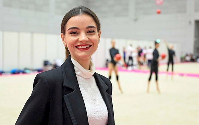 Nazir müavininin qızı “ilin ən yaxşısı” seçildi — FOTOLAR Nazir müavininin qızı “ilin ən yaxşısı” seçildi — FOTOLAR
