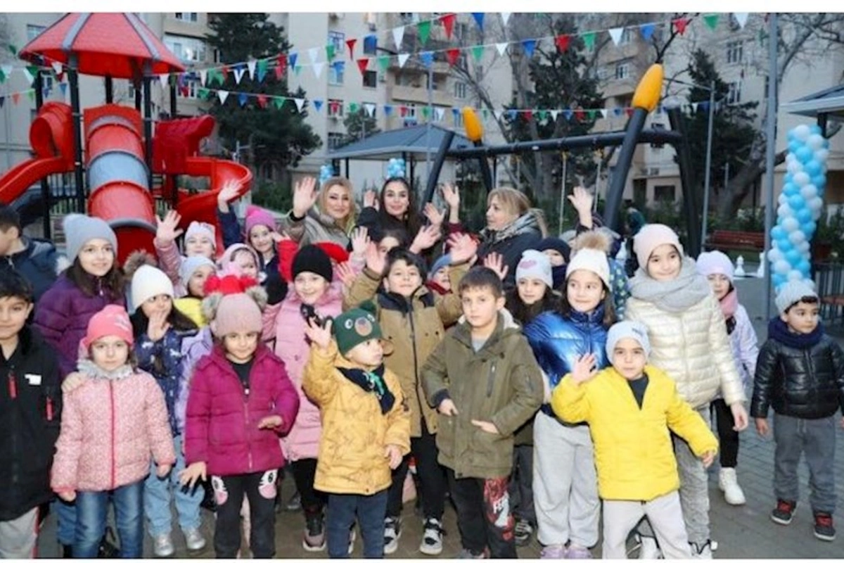 Leyla Əliyeva Bakıda “Bizim həyət” layihəsi çərçivəsində növbəti həyətin açılışında iştirak etdi
