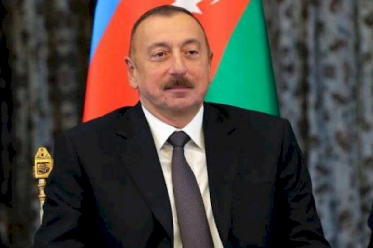 İlham Əliyevə Rusiyada qızıl üzük hədiyyə edildi
