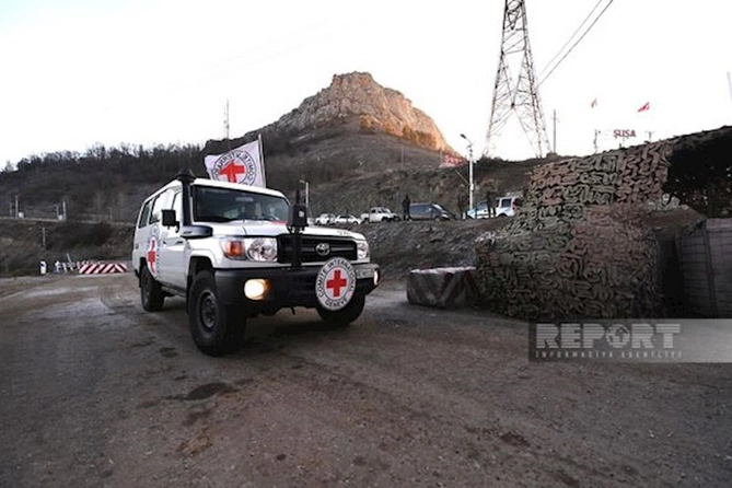 BQXK-nın daha üç avtomobili Xankəndi yolunda maneəsiz hərəkət edib — YENİLƏNİB (FOTO)