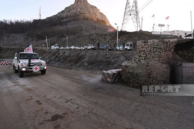 BQXK-nın daha üç avtomobili Xankəndi yolunda maneəsiz hərəkət edib — YENİLƏNİB (FOTO)