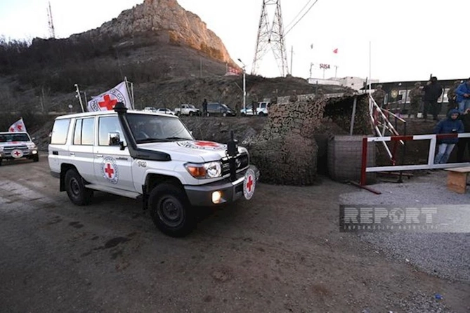 BQXK-nın daha üç avtomobili Xankəndi yolunda maneəsiz hərəkət edib — YENİLƏNİB (FOTO)