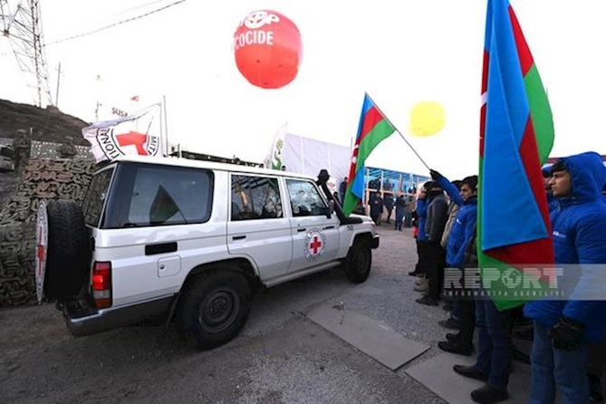 BQXK-nın daha üç avtomobili Xankəndi yolunda maneəsiz hərəkət edib — YENİLƏNİB (FOTO)