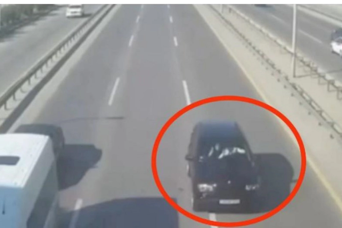 Yanındakı xanımla radara düşən sürücü həmin şəkli görün nə etdi — VİDEO