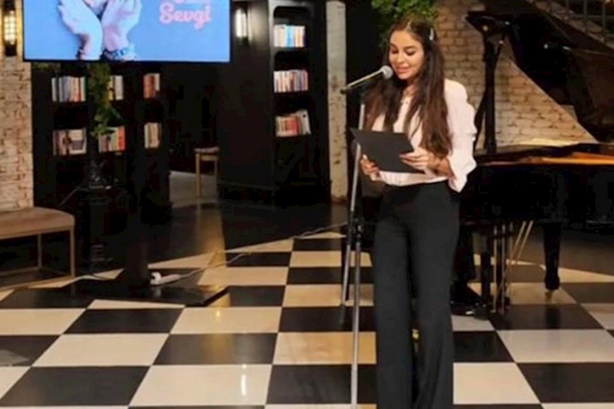 Leyla Əliyeva Bakı Kitab Mərkəzindən paylaşım edib — VİDEO