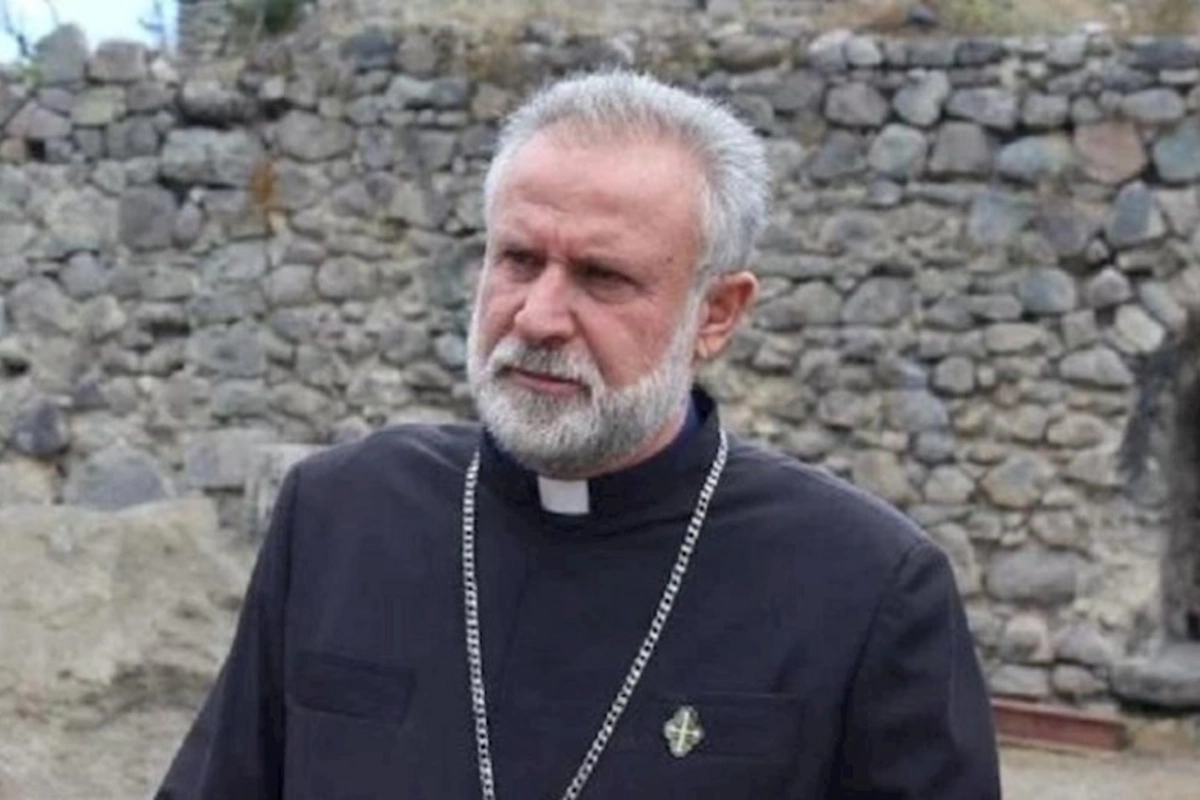 Erməni keşişdən qəribə sözlər: “Bunu etməsək, Laçın yolu açılmayacaq”