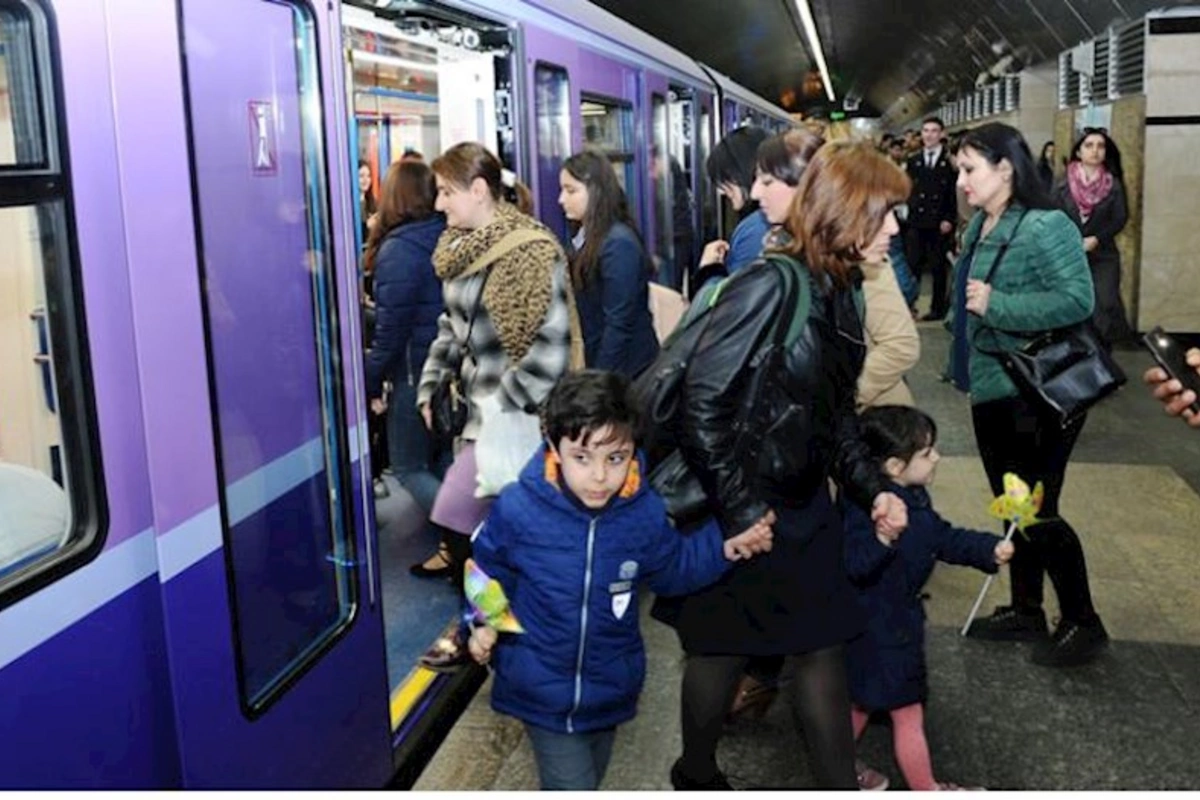 Metro ilə rekord sayda sərnişin daşınıb