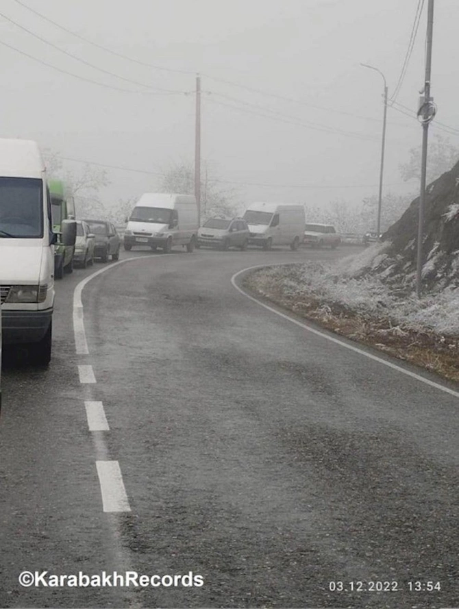 Xankəndidən Ermənistan istiqamətində kilometrlərlə tıxac yarandı — FOTOLAR