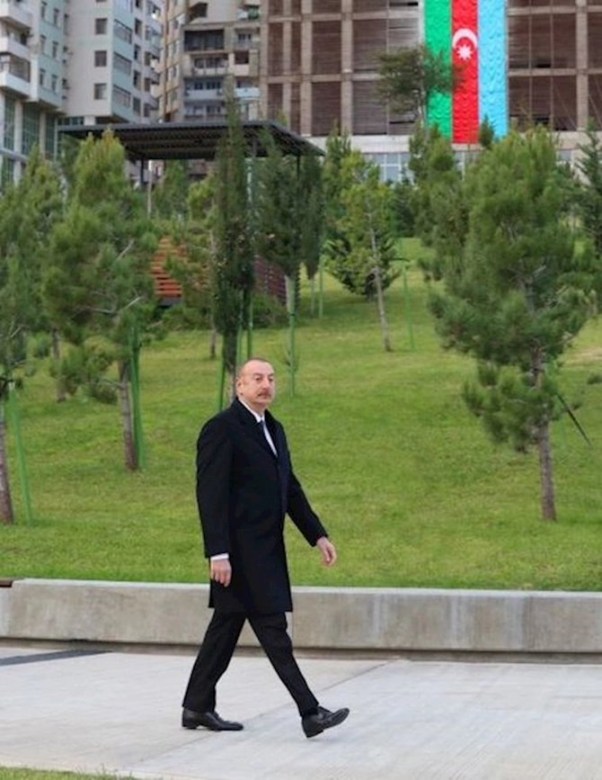 Prezident Mərkəzi Parkın 2-ci hissəsinin açılışına qatıldı — YENİLƏNİB (FOTOLAR)