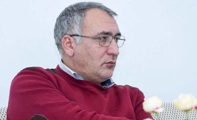 “Röyanı çatmaqaş Talıbovun villa söhbəti ilə palçıq eləyib divara vurdular” — ŞOK AÇIQLAMA “Röyanı çatmaqaş Talıbovun villa söhbəti ilə palçıq eləyib divara vurdular” — ŞOK AÇIQLAMA