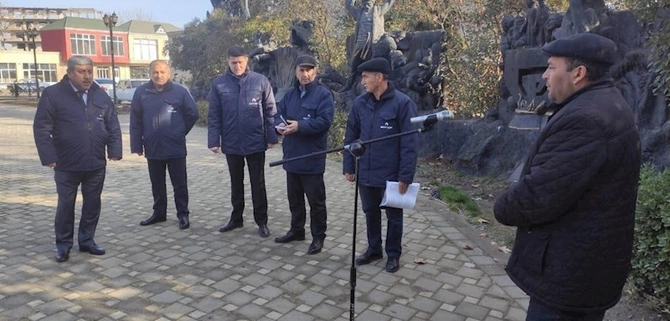 İlin sonuncu Açıq mikrofon aksiyası Qazaxda baş tutdu — FOTO İlin sonuncu Açıq mikrofon aksiyası Qazaxda baş tutdu — FOTO