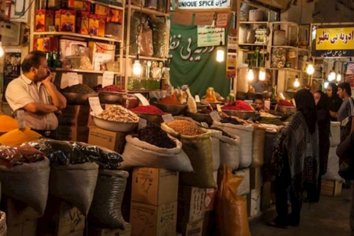İran əhalisi acından ölməmək üçün məişət əşyalarını ərzaqla barter edir — FOTO