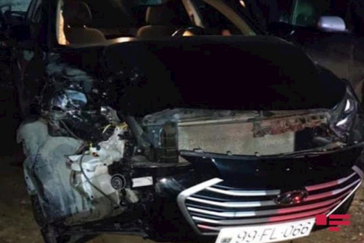 Bakıda üç avtomobil toqquşdu: Xəsarət alanlar var — FOTO