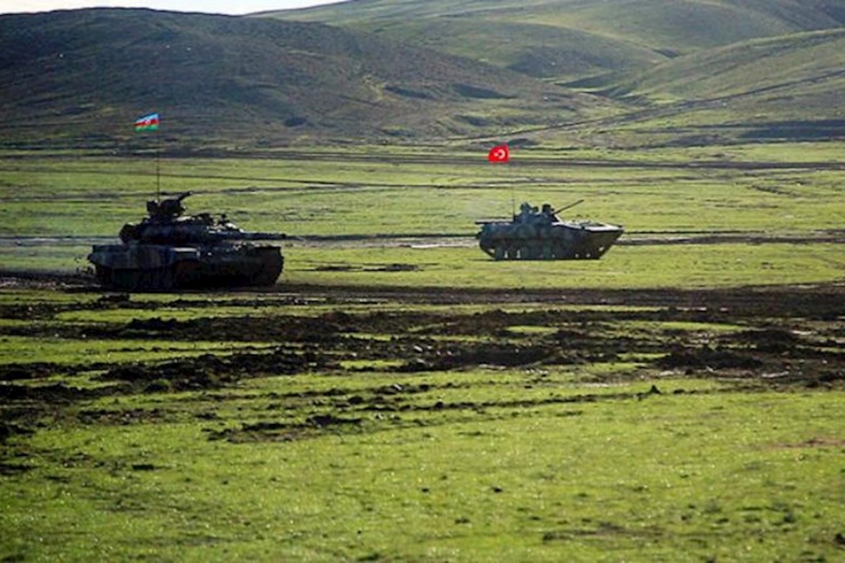 Azərbaycan və Türkiyə hərbçilərinin birgə təlimi keçirilir: Çayın üzərinə körpü atıldı — FOTO/VİDEO