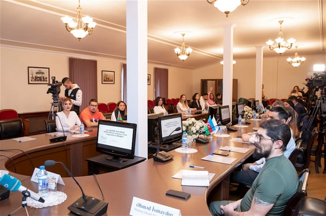 Jurnalistlər üçün “Azərbaycanın xarici siyasət gündəmi” mövzusunda təlim keçirilib — FOTO